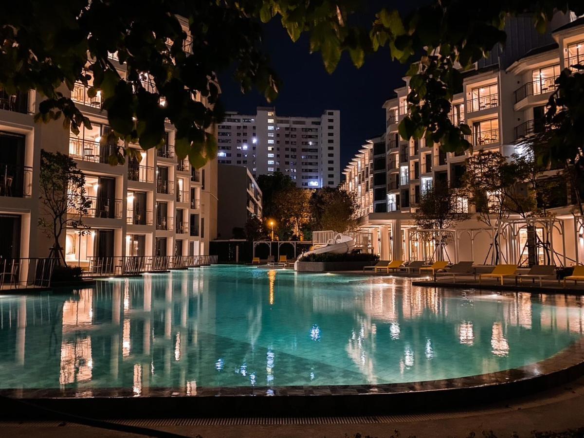 Hotel The Quarter Chaophraya By Uhg Bangkok Esterno foto