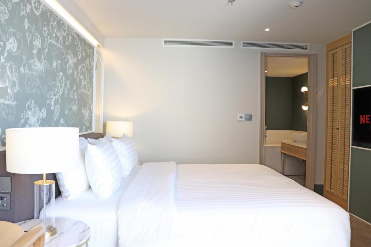 Hotel The Quarter Chaophraya By Uhg Bangkok Esterno foto