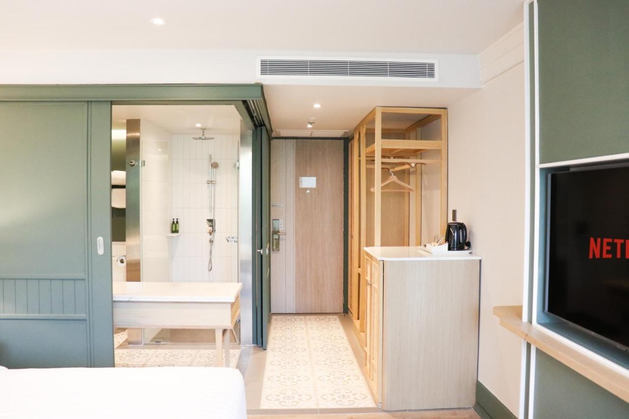 Hotel The Quarter Chaophraya By Uhg Bangkok Esterno foto