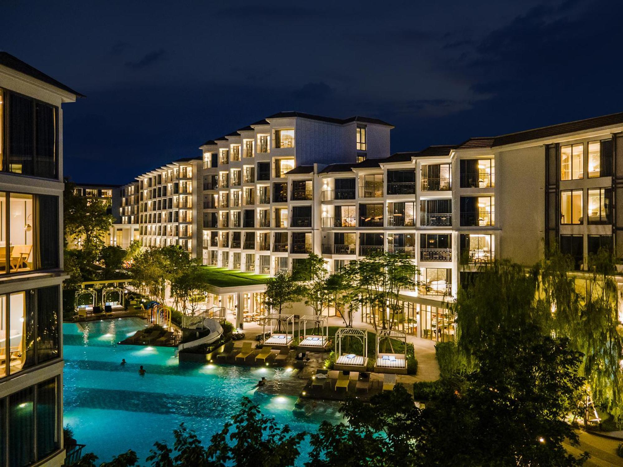 Hotel The Quarter Chaophraya By Uhg Bangkok Esterno foto